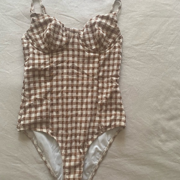 One piece checkered bathing suit. Never worn. - Picture 2 of 4